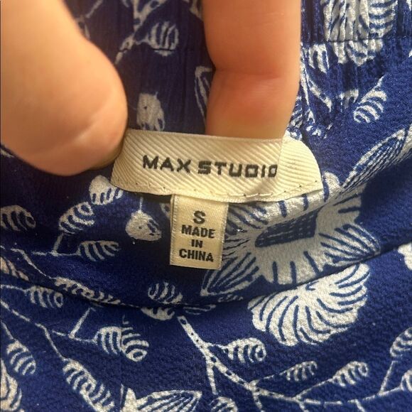 Max Studio Floral Blue and White Pants - Picture 2 of 3